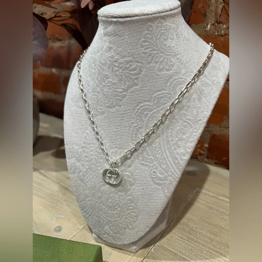 NIB Gucci Sterling Silver Interlocking G Pendant Necklace - Picture 3 of 10